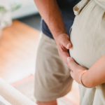 Rozważania na temat podobieństwa objawów bólu brzucha podczas okresu i ciąży