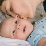 Dolne jedynki u niemowlaka: jak rozpoznać ząbkowanie po wyglądzie dziąseł? Zdjęcia porównawcze