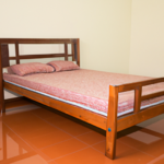 Jaki jest najlepszy sposób na wybór wytrzymałego i wygodnego łóżka drewnianego?